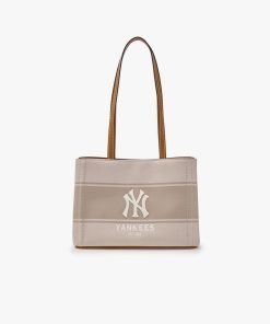 MLB - Túi đeo vai nữ Varsity Lettering Canvas